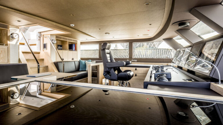 42-Mulder-Calypso-Wheelhouse-2