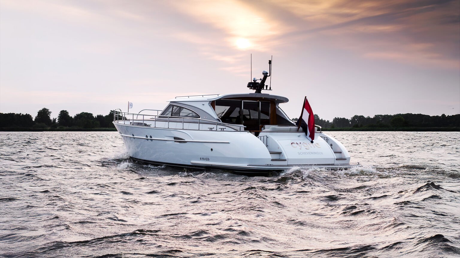 RubenGriffioen_Cygne-exterior_MulderShipyard_DJI_0011