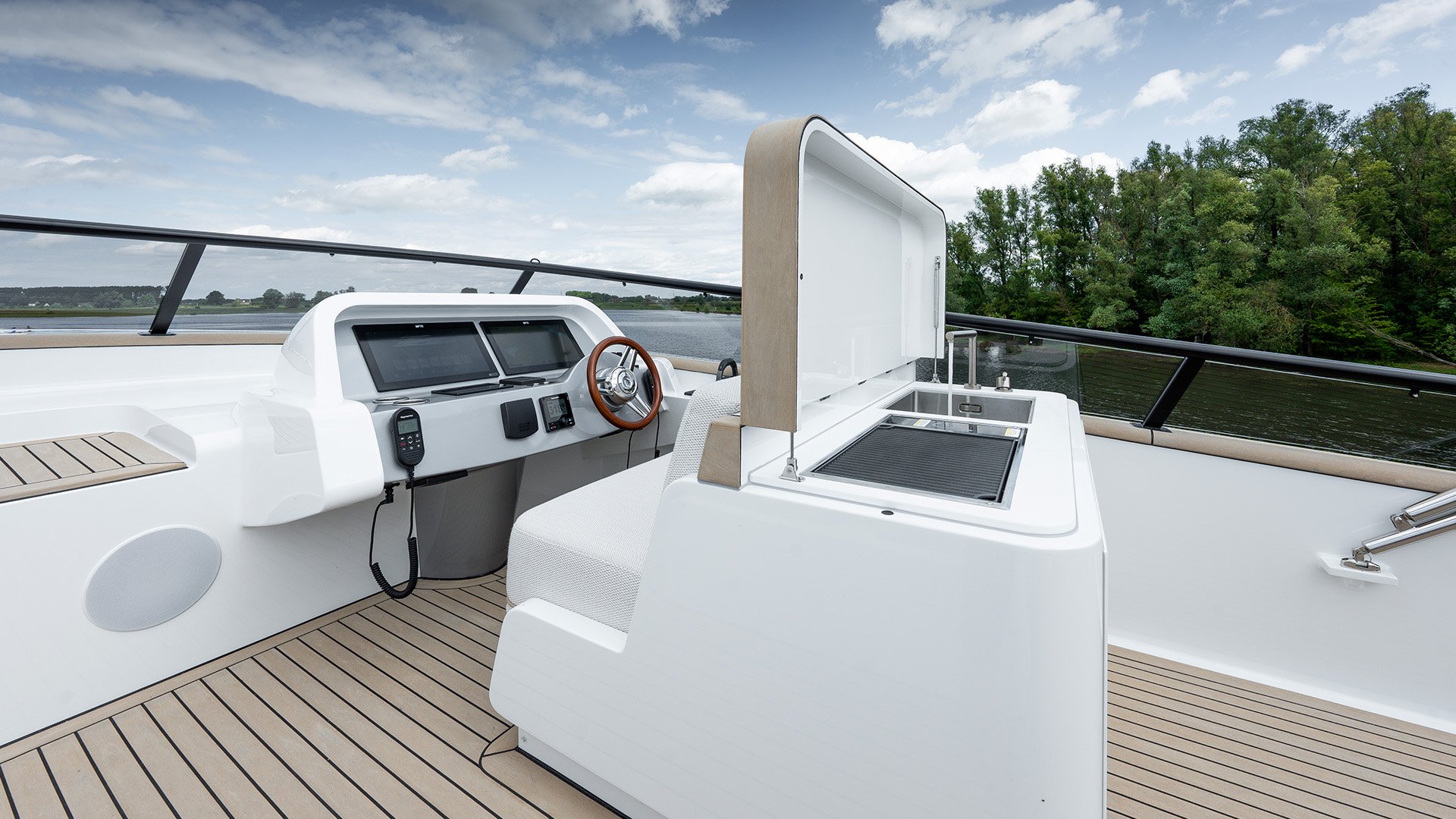 RubenGriffioen_Aurora-exterior_MulderShipyard_RJG05412