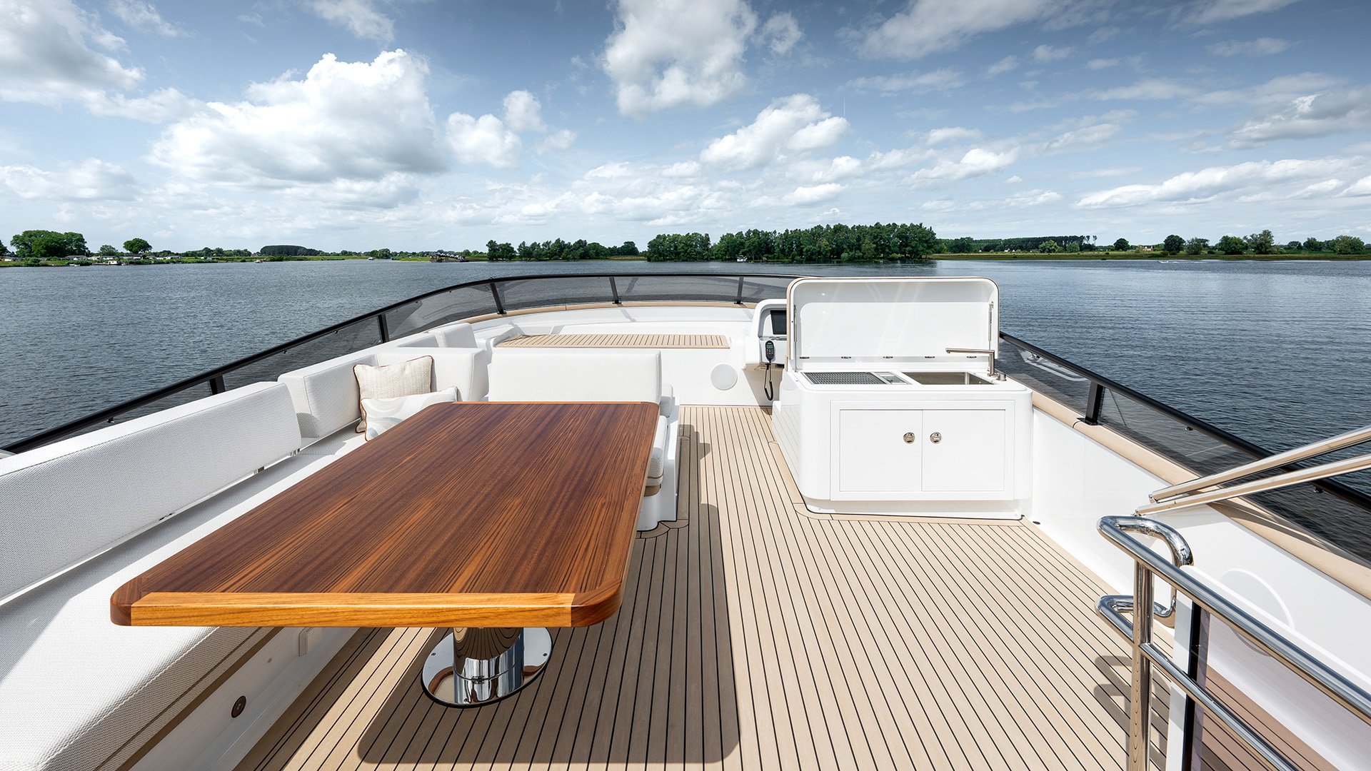 RubenGriffioen_Aurora-exterior_MulderShipyard_RJG05434