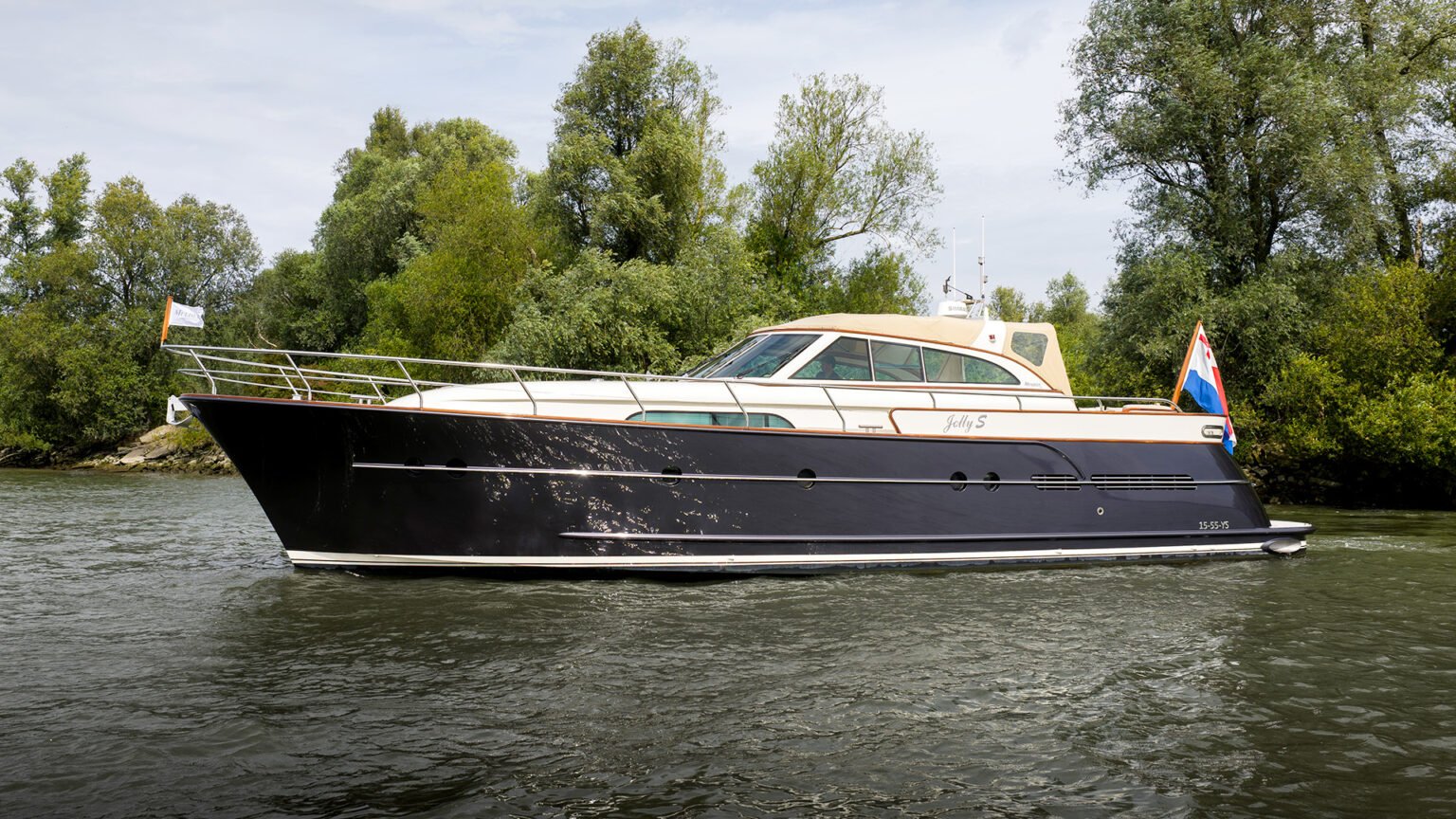 RubenGriffioen_JollyS-exterior_MulderShipyard_DJI_0021