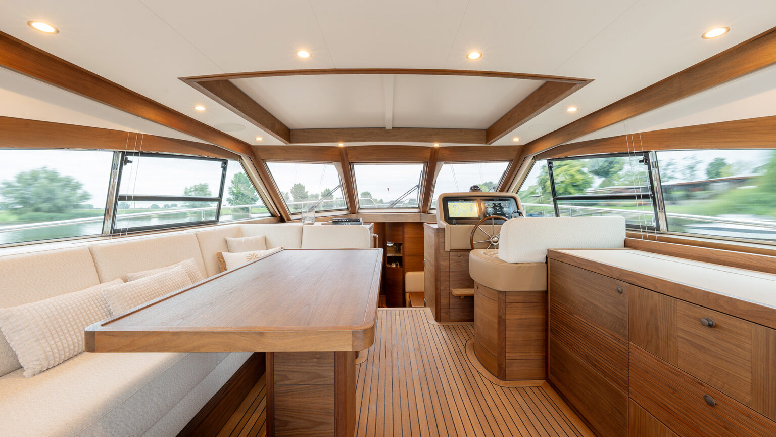 Partout-interior_MulderShipyard_RJG05610