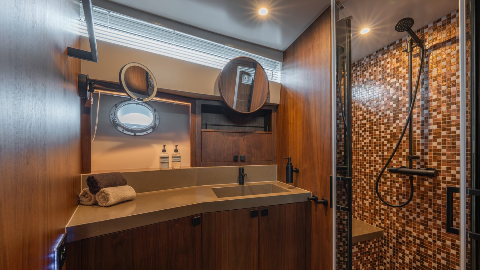 MUL25072-BN0128-AZURE14