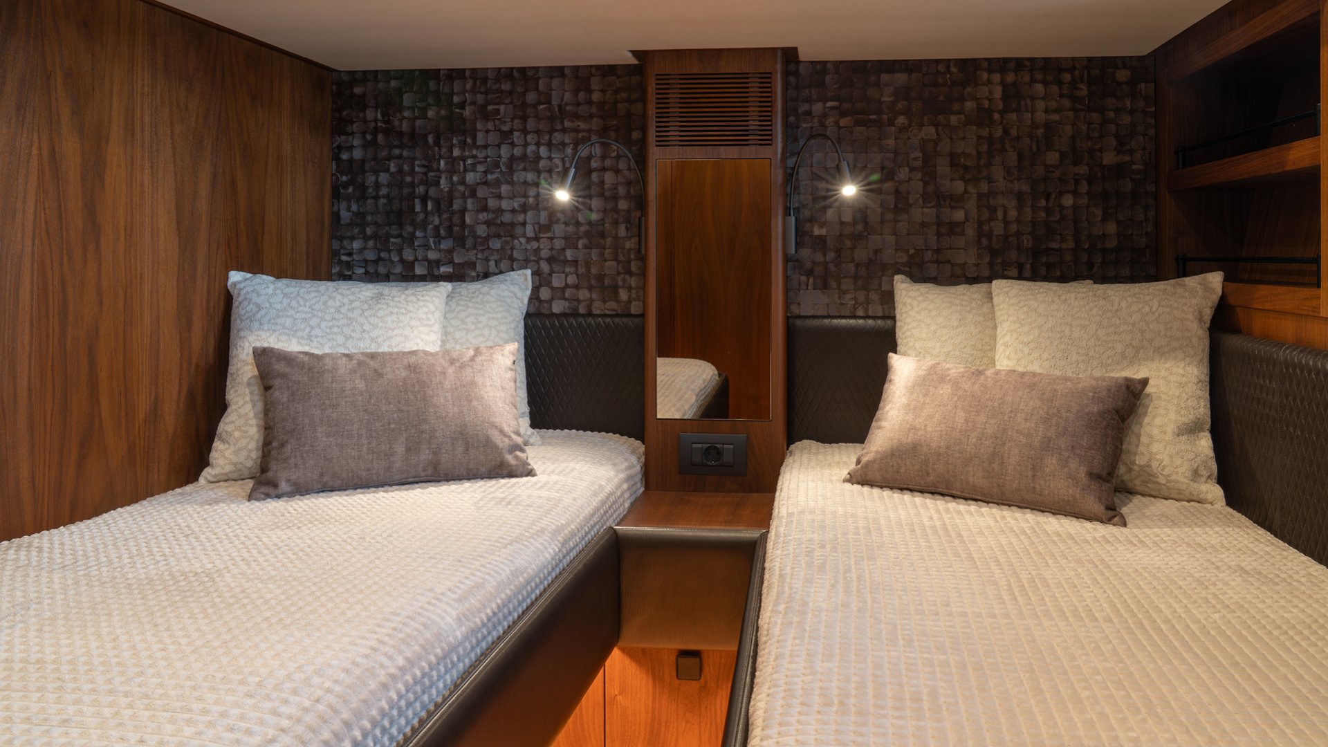 MUL25072-BN0128-AZURE15