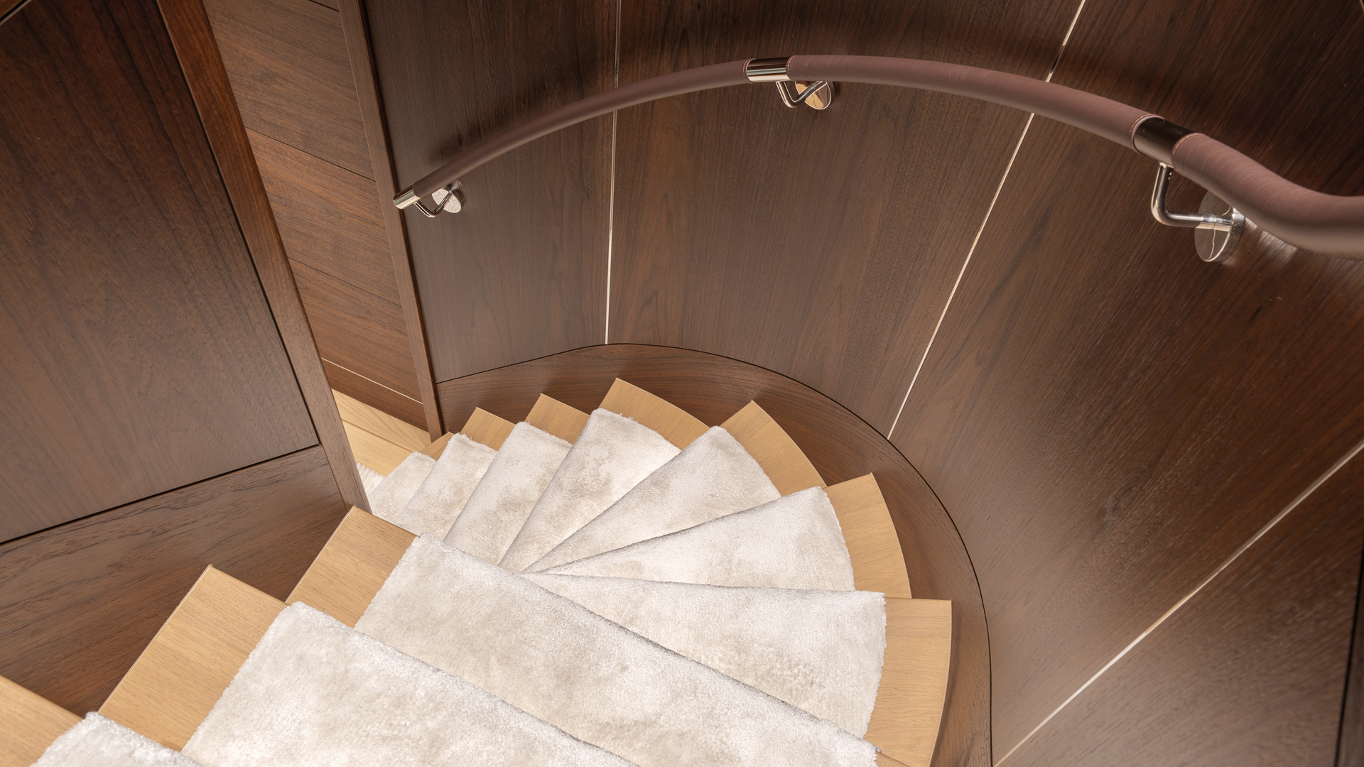 Mulder-ThirtySix-BN139-Q43-int (16)